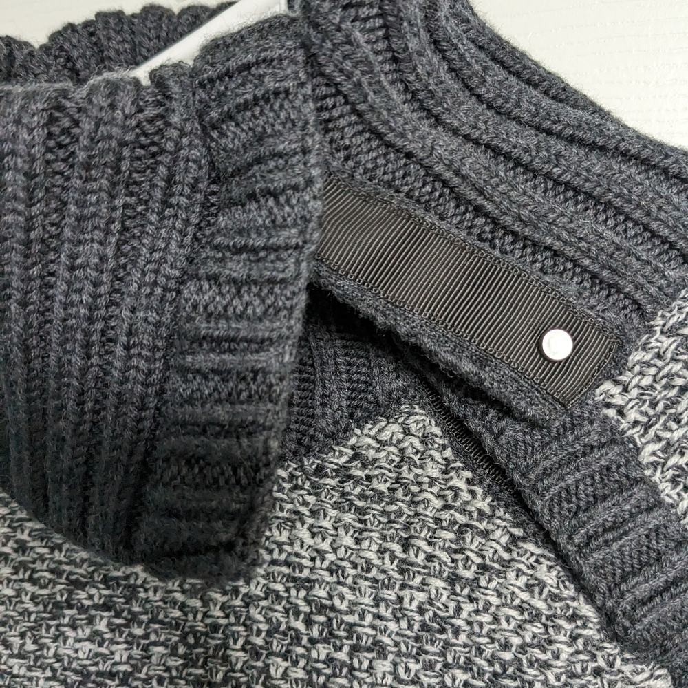 lululemon blue and white weave sweater size 6